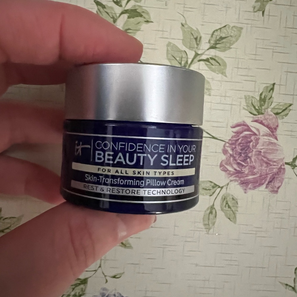 It cosmetics pillow cream 0.473oz/14ml